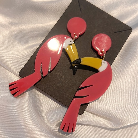 Bright Pink Statement Acrylic Toucan Bird Dangle Earrings - Picture 6 of 7